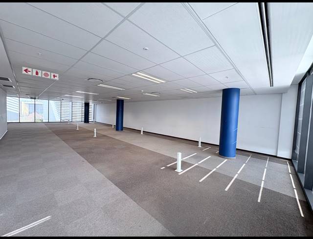 1,292M² OFFICE TO LET IN WATERFALL